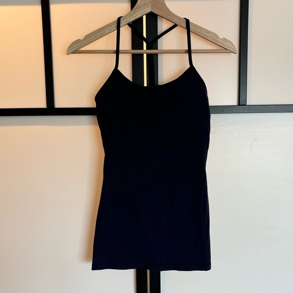 Lululemon Power Pose blue tank top w/built in bra. Size 4 - Picture 2 of 11